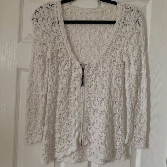 ZARA Elegant Sweater - Picture 2 of 3